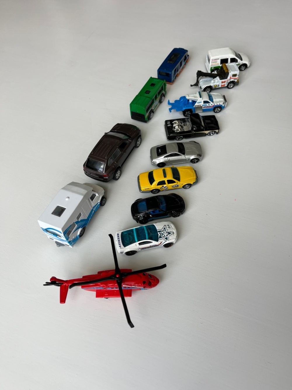 HOT WHEELS, MATCHBOX & Assorted Kids Vehicle Bundle